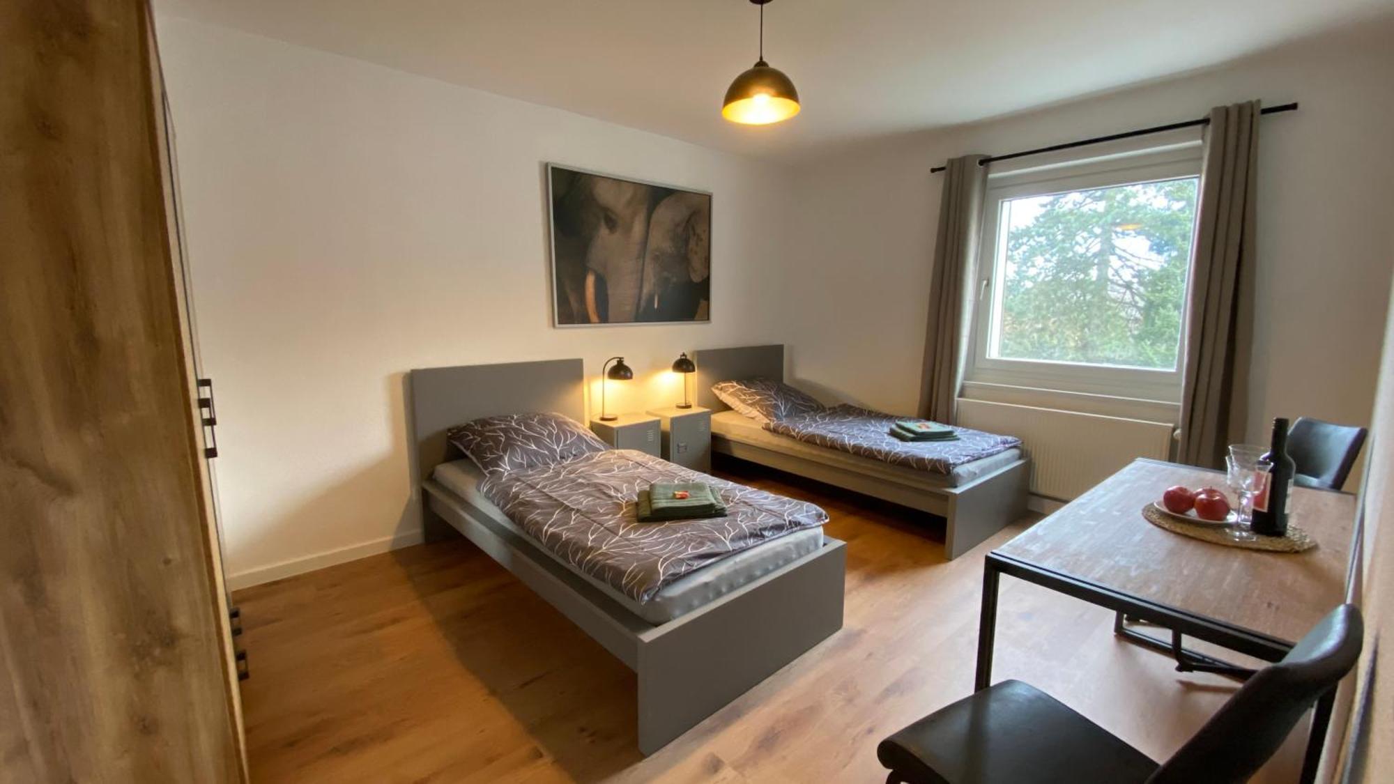 Charlie , Solingen Mitte, Ferien/Messe Wohnung Fuer Bis Zu 5 Personen Dış mekan fotoğraf