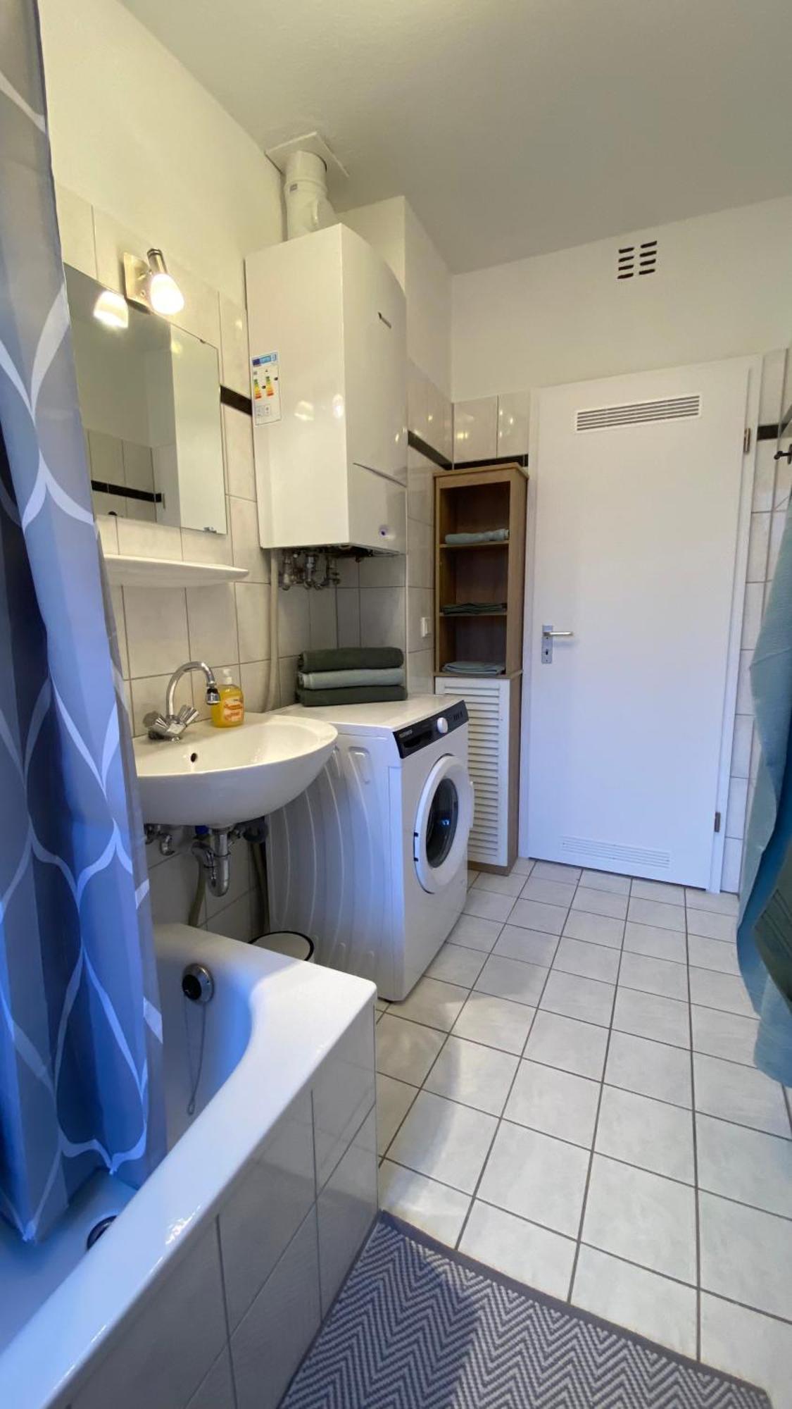 Charlie , Solingen Mitte, Ferien/Messe Wohnung Fuer Bis Zu 5 Personen Dış mekan fotoğraf